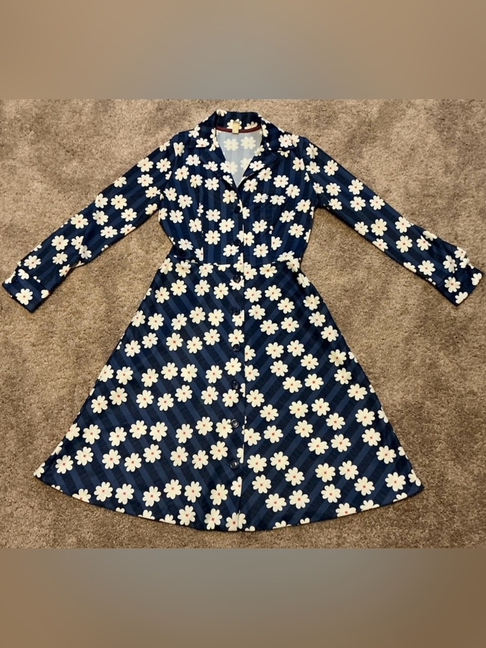 Genuine Vintage 1960’s/1970’s Mod Daisy Red & Blue Button Down Long Sleeve Dress